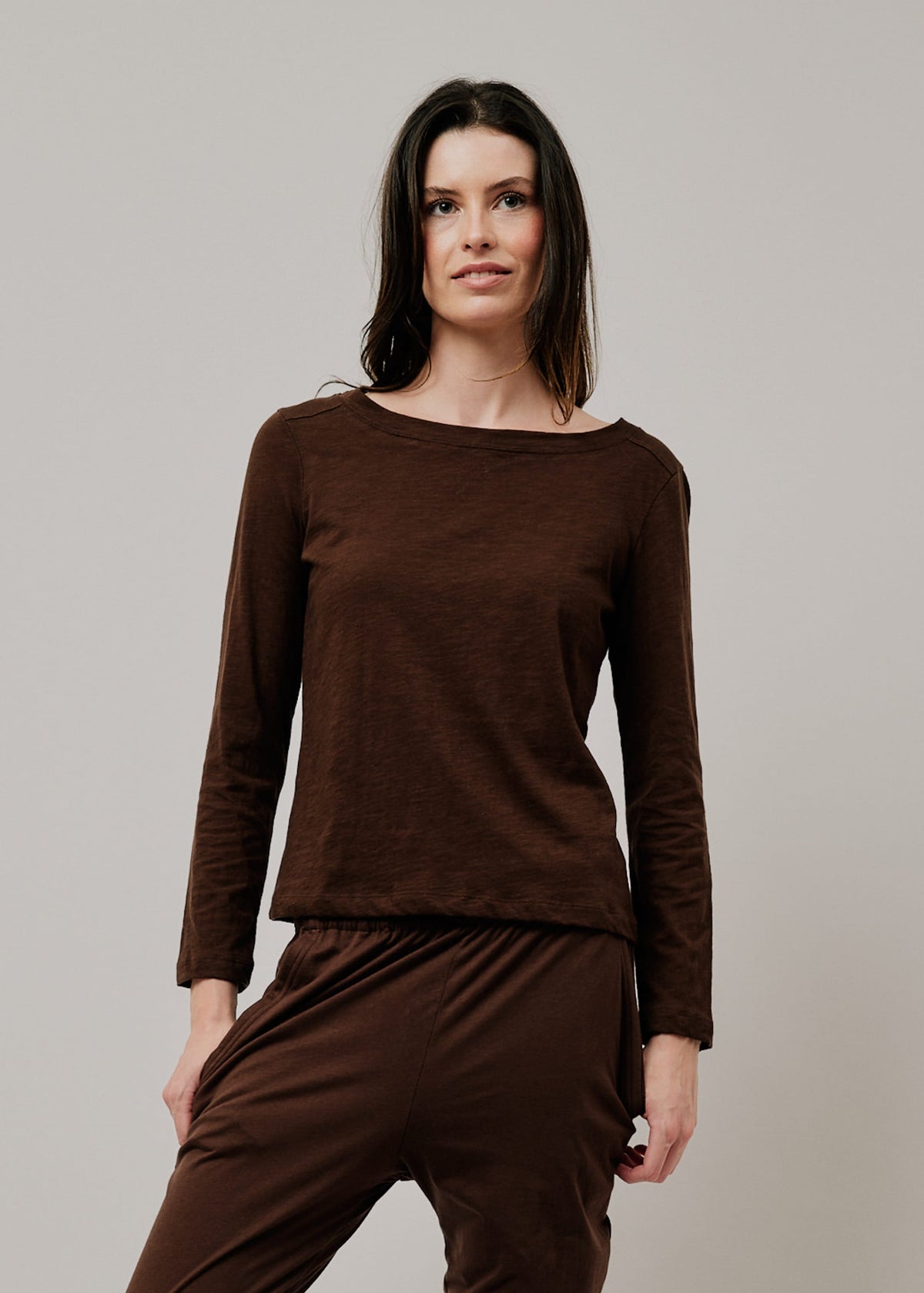 Sora Tee cacau / XS WE-AR Sora Tee | Sustainable Yoga & Off-Duty Wear