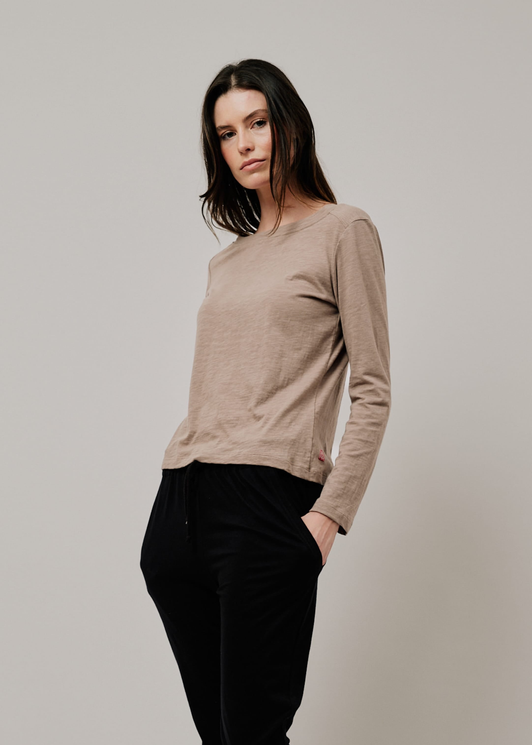 Sora Tee shroom / XS WE-AR Sora Tee | Sustainable Yoga & Off-Duty Wear